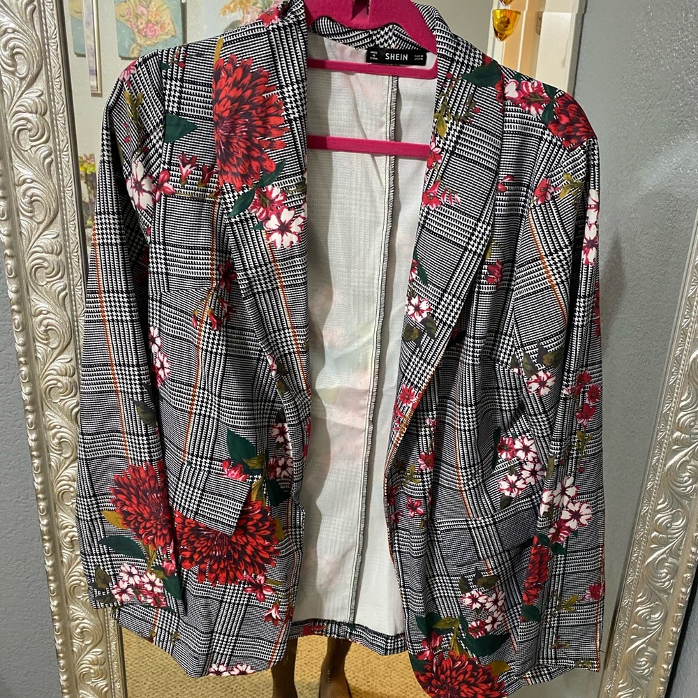 SHEIN  light blazer
